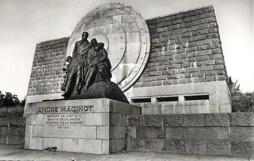 Postcard France Verdun le monument Andre Maginot