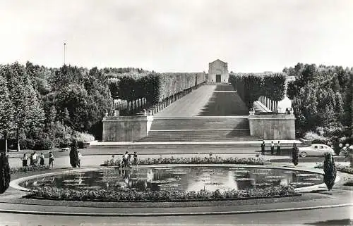 Postcard France Verdun champs de bataille american cemetery
