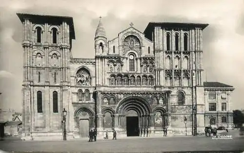 Postcard France Gironde > Bordeaux l'eglise Sainte Croix
