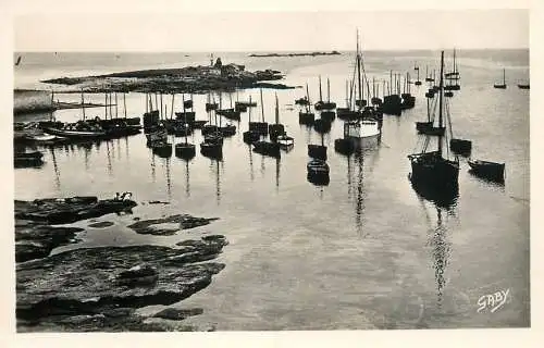 Postcard France Lesconil le port a maree basse