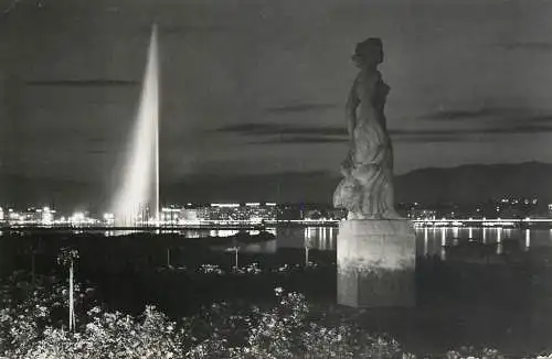 Postcard Switzerland Genève statue de La Bise