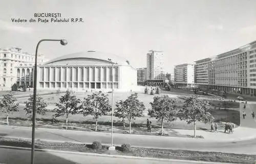 Romania Bucuresti imagine din Piata Palatului