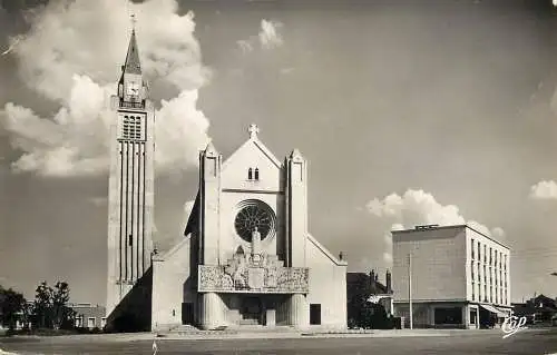 France postcard Hirson la nouvelle eglise
