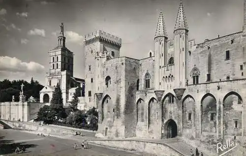 France postcard France Vaucluse > Avignon (Palais des Papes & Pont)