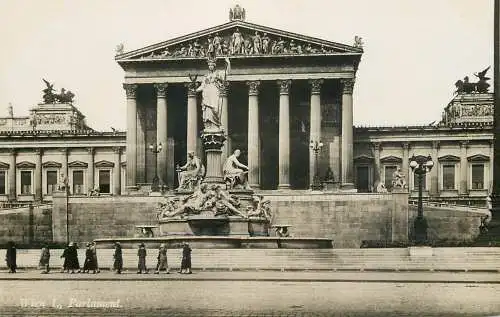 Austria postcard Vienna  Wien parlament