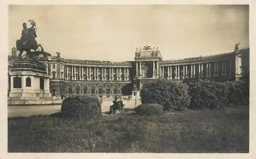 Austria postcard Wien Neue Burg mit Helde