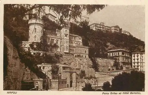 Italia postcard Naples Parco Grifeo ed Hotel Bertolini
