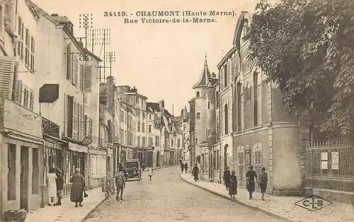 Cpa France Chaumont rue Victoire de la Marne