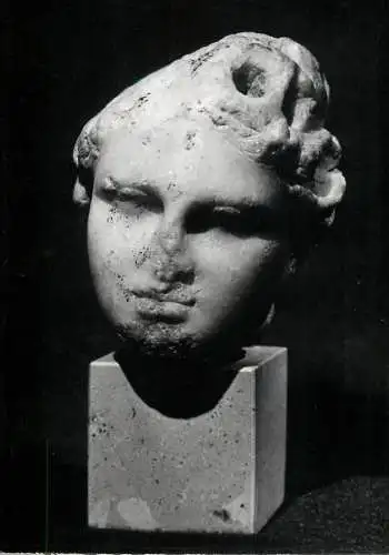 Head statue sculpture