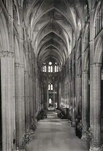 France Cathedrale St-Etienne de Bourges vue interieure