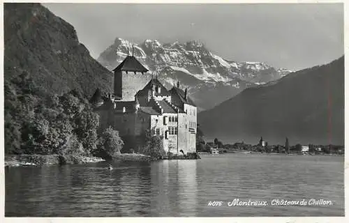 Switzerland postcard le chateau de Chillon Montreux