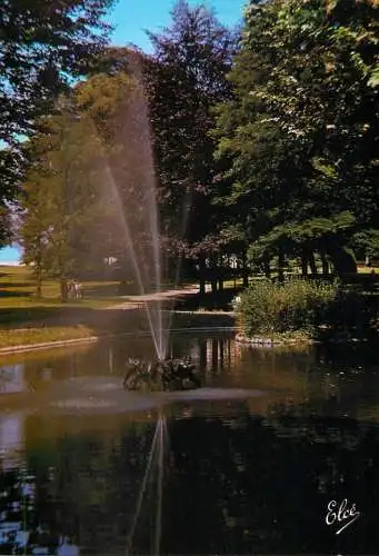 France Vichy (Allier) Le grand jet d'eau du Parc