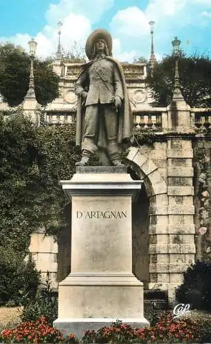 France Auch statue de D'Artagnan
