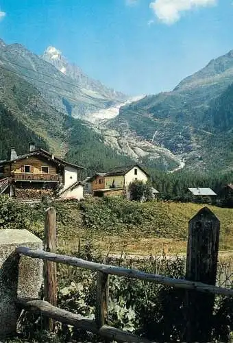France Le village et le glacier d'Argentiere (Haute Savoie) paysage de montagne