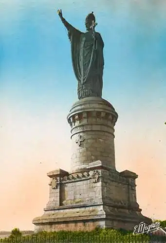 France Chatillon sur Marne (Marne) Statue du Pape Urbain II