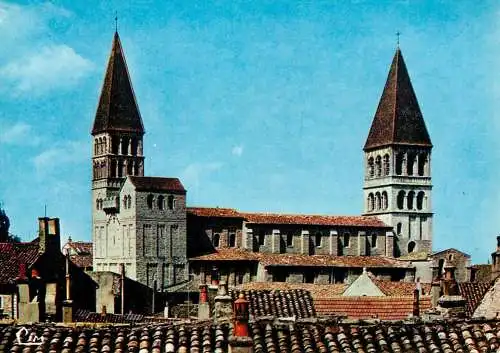 France Tournus Eglise St Philibert vue d'ensemble