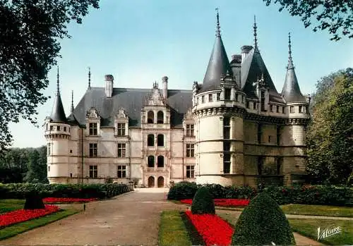 France Azay-le-Rideau le Chateau cour d'honneur & facade principale