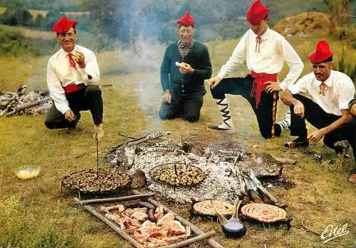 Spain Pays Catalan La cargolade, escargots grilles sur la braise