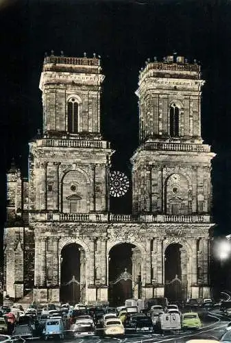 France Auch (Gers) Basilique Sainte-Marie vue de nuit