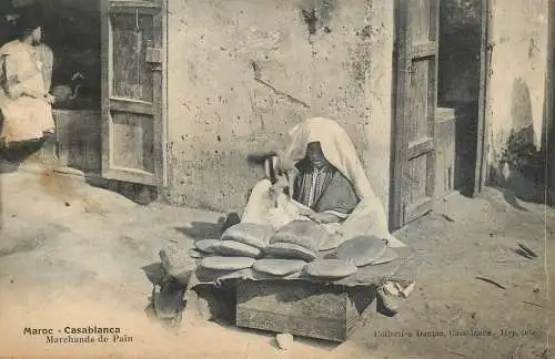 Africa postcard Morocco Casablanca marchande de Pain