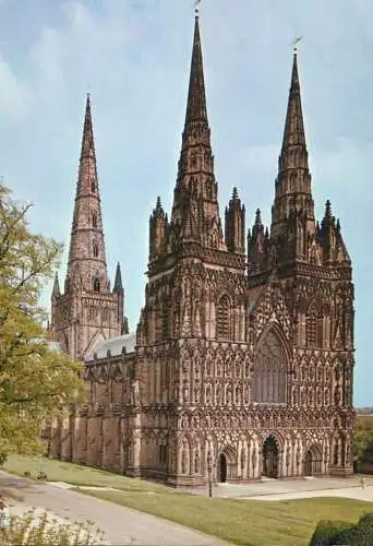 Postcard United Kingdom England Lichfield cathedral