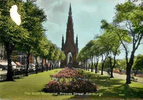 Postcard United Kingdom Scotland Edinburgh Scott memorial