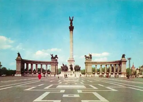 Postcard Hungary Budapest Heroe square