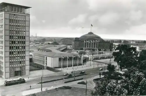 Germany Hesse Frankfurt a. Main Festhalle mit Hochhaus der Bundesbahn