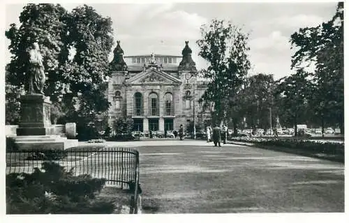 Germany Hesse Frankfurt a. Main Grosses Haus mit Goethe denkmal