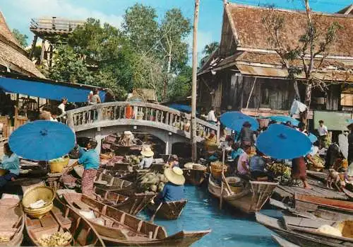 Postcard Thailand women boat vendors floating market Damnersaduak