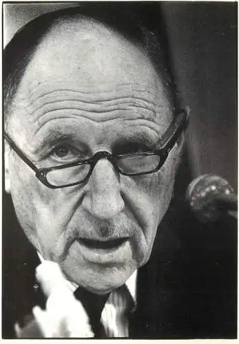 Postcard Famous people Netherlands Amsterdam Vincent Mentzel Handelsblad 1979 MR. Joseph Luns