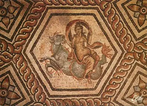 France Nimes Gard mosaique trouvee
