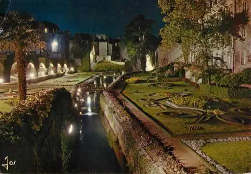 Postcard France Morbihan > Vannes soir d'ete sur les jardins