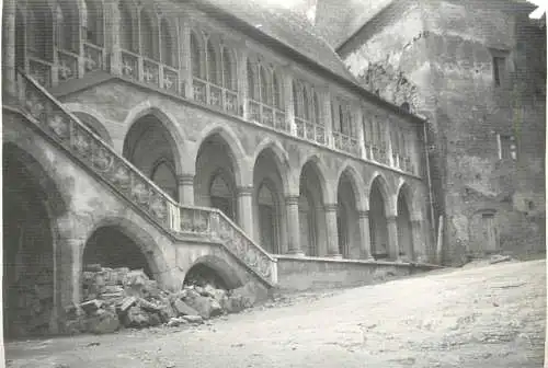 Photo Romania 9 x 12 cm Hunedoara castle courtyard1965