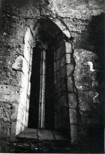 Photo Romania 9 x 12 cm Hunedoara castle window 1965