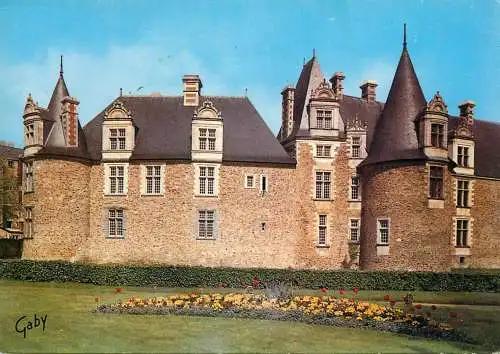 Postcard France Loire Atlantique Châteaubriant le chateau et les jardins