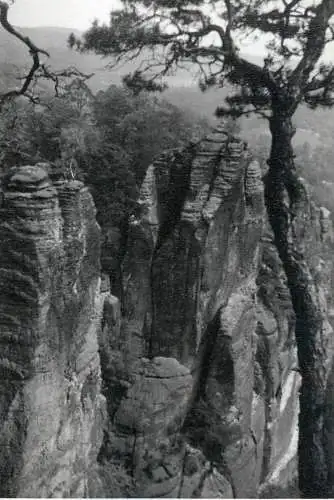 Romania scenic photo 9 x 12 cm 1965 mountain rock formation