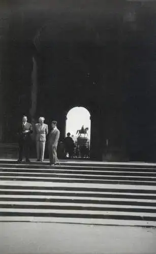 Photo 9 x 13 cm social history Czech Republic 1965 equestrian statue