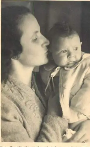 Social history photo elegant lady and baby bebe