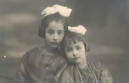Social history photo elegant sisters children pearls bow