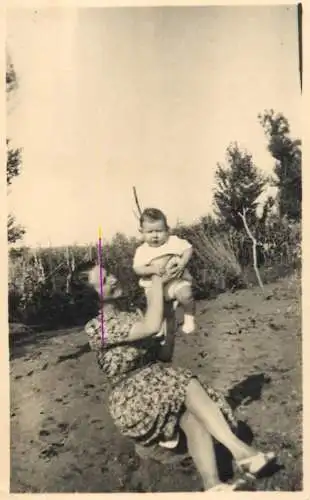 Social history photo elegant mother and baby bebe