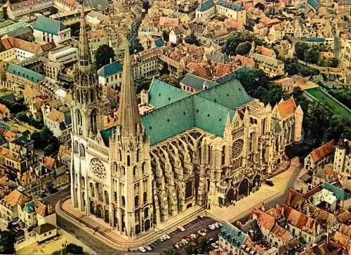 Aerial view postcard France Eure et Loir > Chartres cathedrale