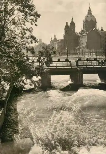 Germany Munchen Isar mit Lukaskirche