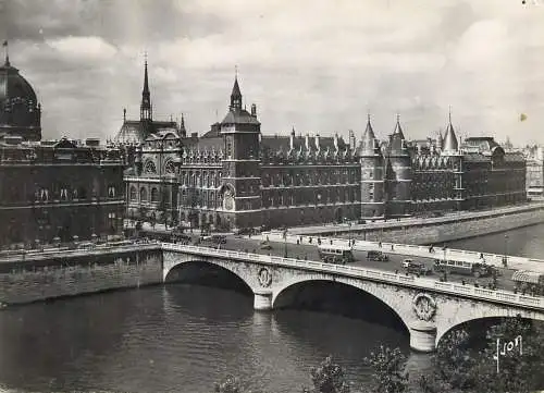 France Paris Le Palais de Justice & le Pont au Change