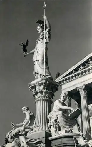 Austria Wien Pallas Athene Brunnen vor dem Parlament