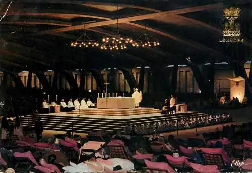 France Lourdes la basilique souterraine Saint Pie X