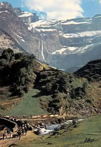 France Les Pyrenees Gavarnier sentier du Cirque et cirque