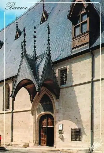 France Beaune Cote d'Or entree & l'auvent de l'hotel Dieu