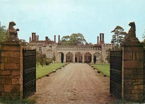 United Kingdom > England > Cornwall Netther Winchendon house entrance
