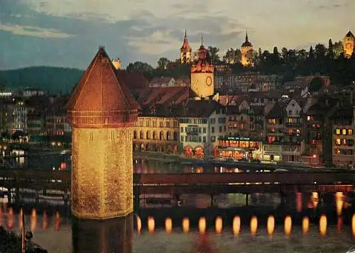 Switzerland Luzern am Abend Wasserturm mit Altstadt und Museggturme